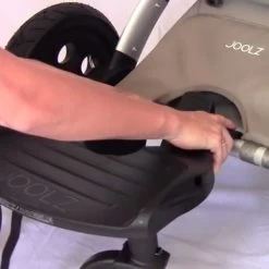 Joolz Meerijdplankje Zwart -Kinder Producten Winkel joolz day universal seat footboard lr shop video1 51f7