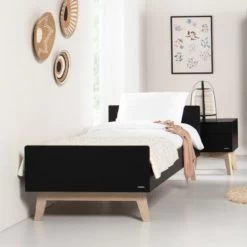 Kidsmill Sixties Kinderkamer Zwart Mat / Naturel | Bed 90 X 200 Cm + Bureau -Kinder Producten Winkel sixties tiener zwartnaturel sfeer 1 1 7352